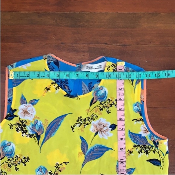 Diane Von Furstenberg 100% Silk Floral Sleeveless Top - Picture 11 of 12